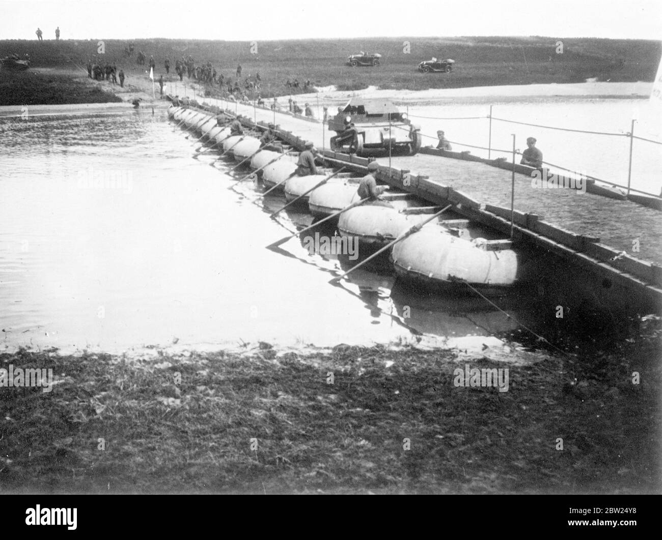 Große sowjetische und japanische Schlacht noch im Gange, Moskau behauptet Rückeroberung der strategischen Hügel. Ein Kampf zwischen sowjetischen und japanischen Truppen, der die schwersten Folgen haben kann, wird berichtet, daß er noch im Gange ist am strategischen Hügel von Changkufeng an der Sowjetisch-Manchukuo Grenze. Ein in Moskau ausgestellter Beamter gibt bekannt, dass sowjetische Truppen einen Gegenangriff gestartet haben und es gelungen ist, den Hügel zurückzuerobern, von dem die Japaner sie am Sonntag vertrieben hatten. communiquÃ© Es wird behauptet, dass die Japaner wurden aus dem sowjetischen Gebiet mit 400 Toten und dem Verlust von 5 Kanonen, sowjetische Opfer ausgestoßen Stockfoto