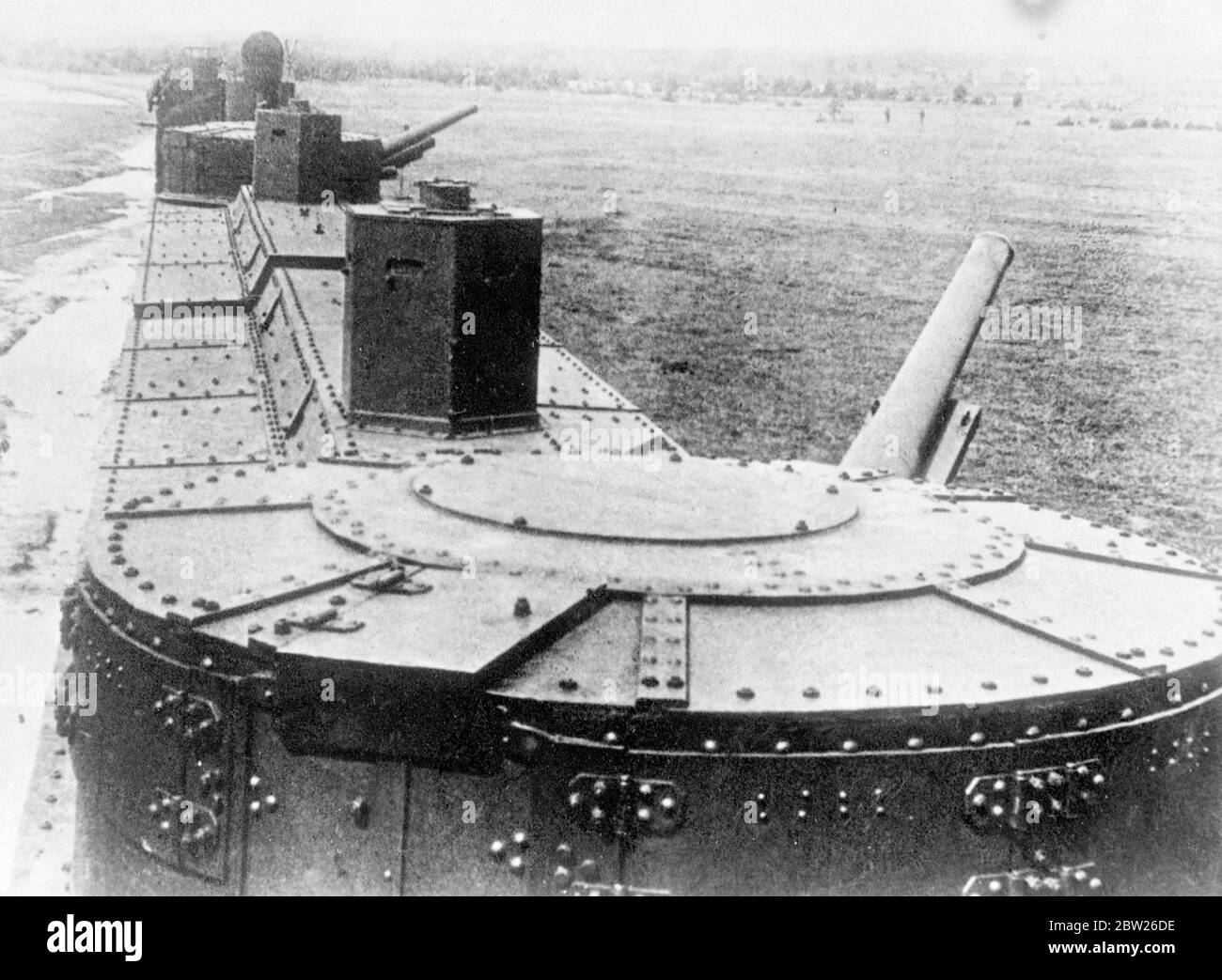 Große sowjetische und japanische Schlacht noch im Gange, Moskau behauptet Rückeroberung der strategischen Hügel. Ein Kampf zwischen sowjetischen und japanischen Truppen, der die schwersten Folgen haben kann, wird berichtet, daß er noch im Gange ist am strategischen Hügel von Changkufeng an der Sowjetisch-Manchukuo Grenze. Ein in Moskau ausgestellter Beamter gibt bekannt, dass sowjetische Truppen einen Gegenangriff gestartet haben und es gelungen ist, den Hügel zurückzuerobern, von dem die Japaner sie am Sonntag vertrieben hatten. communiquÃ© Es wird behauptet, dass die Japaner wurden aus dem sowjetischen Gebiet mit 400 Toten und dem Verlust von 5 Kanonen, sowjetische Opfer ausgestoßen Stockfoto