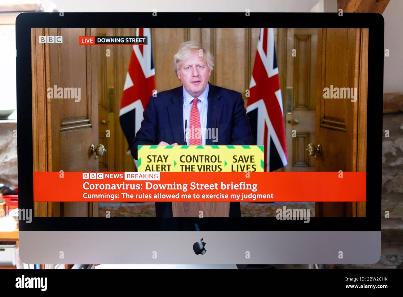 Computer-Bildschirm TV-Bild von Boris Johnson Briefing nach Dominic Cummings Aussage BBC News Downing Street London UK 25 May 2020 Stockfoto