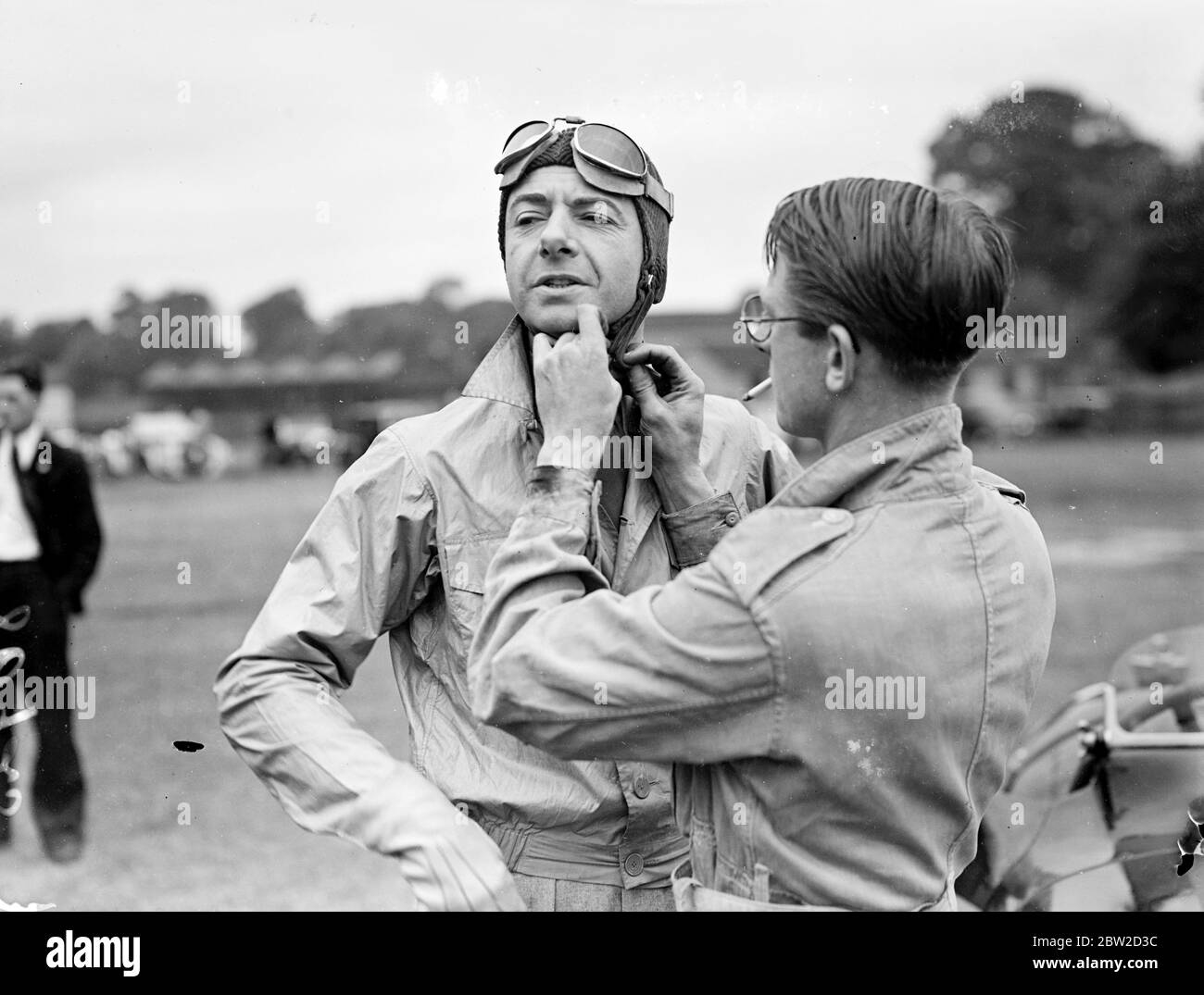Raymond Mays bereitet sich auf ein Rennen vor. 29 Juni 1939 Stockfoto