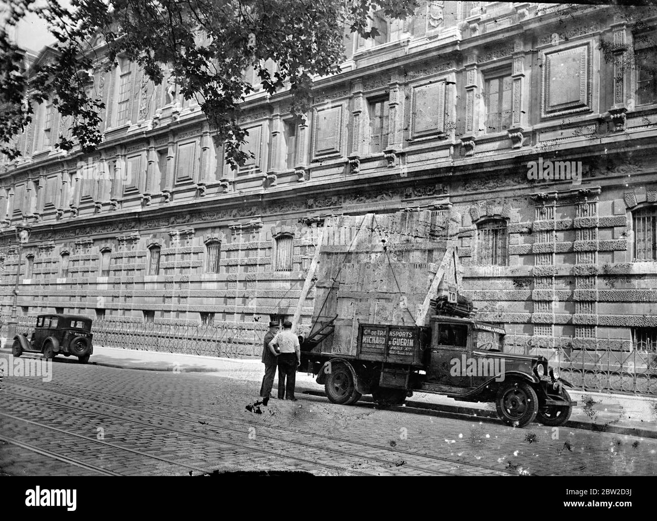 Die unbezahlbaren Kunstschätze im Louvre und anderen französischen Museen und Galerien werden im Kriegsfall in bombensichere Schutzräume gebracht. Bis 28. August 1939 Stockfoto