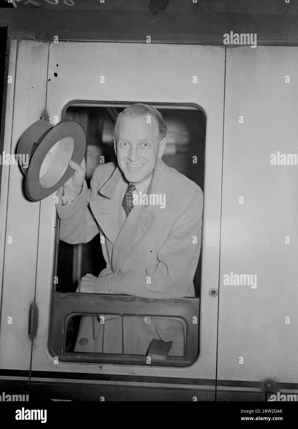 Otto Kruger, der Hollywood-Filmschauspieler, kam mit dem Queen Mary-Bootszug am Bahnhof Paddington in London an. 23. Oktober 1938 Stockfoto