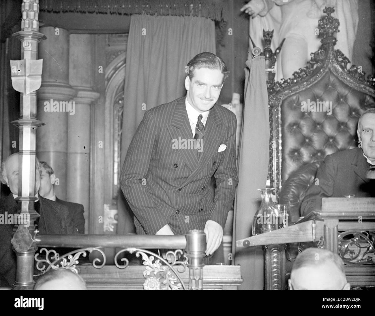Anthony Eden, ehemaliger Außenminister, hielt eine Rede auf dem Internationalen Friedenstreffen in der Guildhall, City of London. Eden wurde kürzlich von Hitler in einer Rede wegen seiner militanten Haltung angegriffen. 18. Oktober 1938 Stockfoto