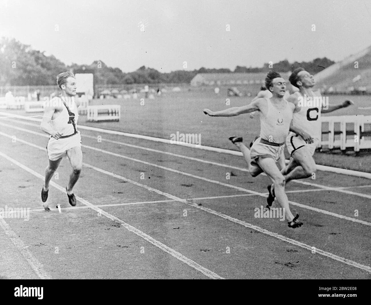 Das Ziel des 100 Yard Sprints, den Alan Pennington von Oxford gewonnen hat. Das kombinierte Oxford und Cambridge Athletic Team schlug Princeton und Cornell Team durch sieben Veranstaltungen zu 5 in der achten internationalen Leichtathletik treffen. 23 Juli 1937 Stockfoto