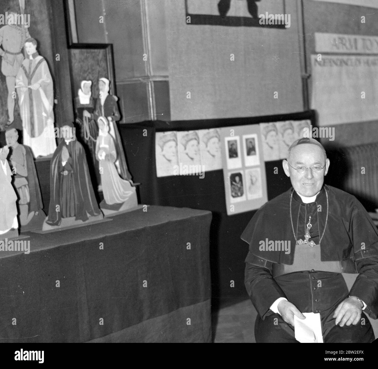 Erzbischof Arthur Hinsley eröffnet Gral-Ausstellung in Portman Rooms, Baker Street. 26 Juni 1935 Stockfoto