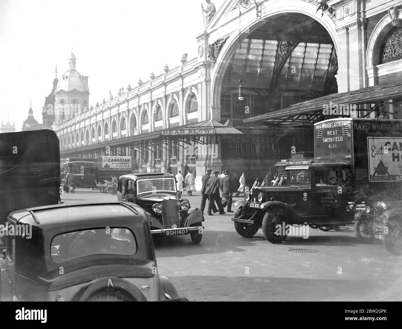 Bedford-Lkw auf den Märkten Smithfield und Vauxhaul, London. 1934 Stockfoto