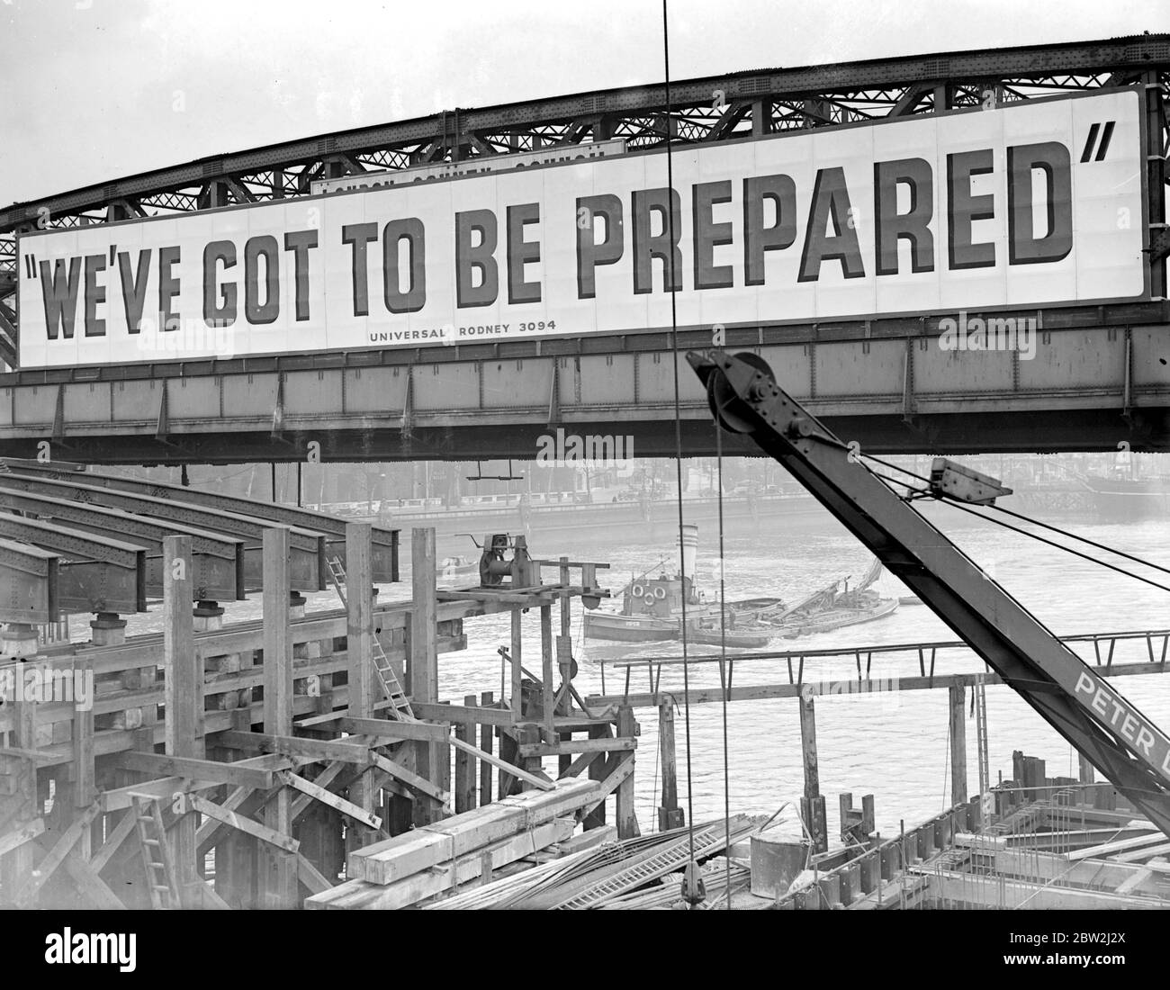 Appell des National Service Riesenplakat auf der Waterloo Bridge 3 April 1939 Stockfoto