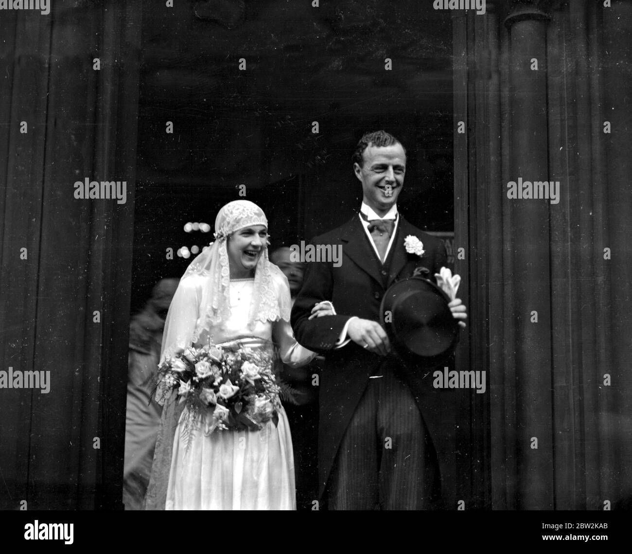 Hochzeit von Herrn A. G. (Bashie) Bower, dem korinthischen linken Rücken, und Miss Marjorie Irma Single, aus Gorey, Jersey, in St. Matthew's, Bayswater. 11. Januar 1927 Stockfoto