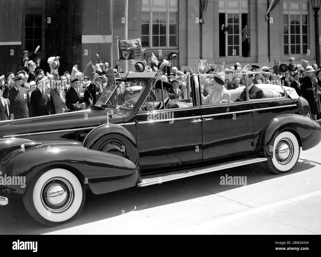 Die Königliche Tour durch Kanada und die USA von König George VI und Königin Elizabeth, 1939 der König und Königin links Halifax, Nova Scotia auf den Abschluss ihrer kanadischen und Vereinigten Staaten Tour, während der sie etwa 10, 000 Meilen. Der König und die Königin fahren in Halifax. Stockfoto