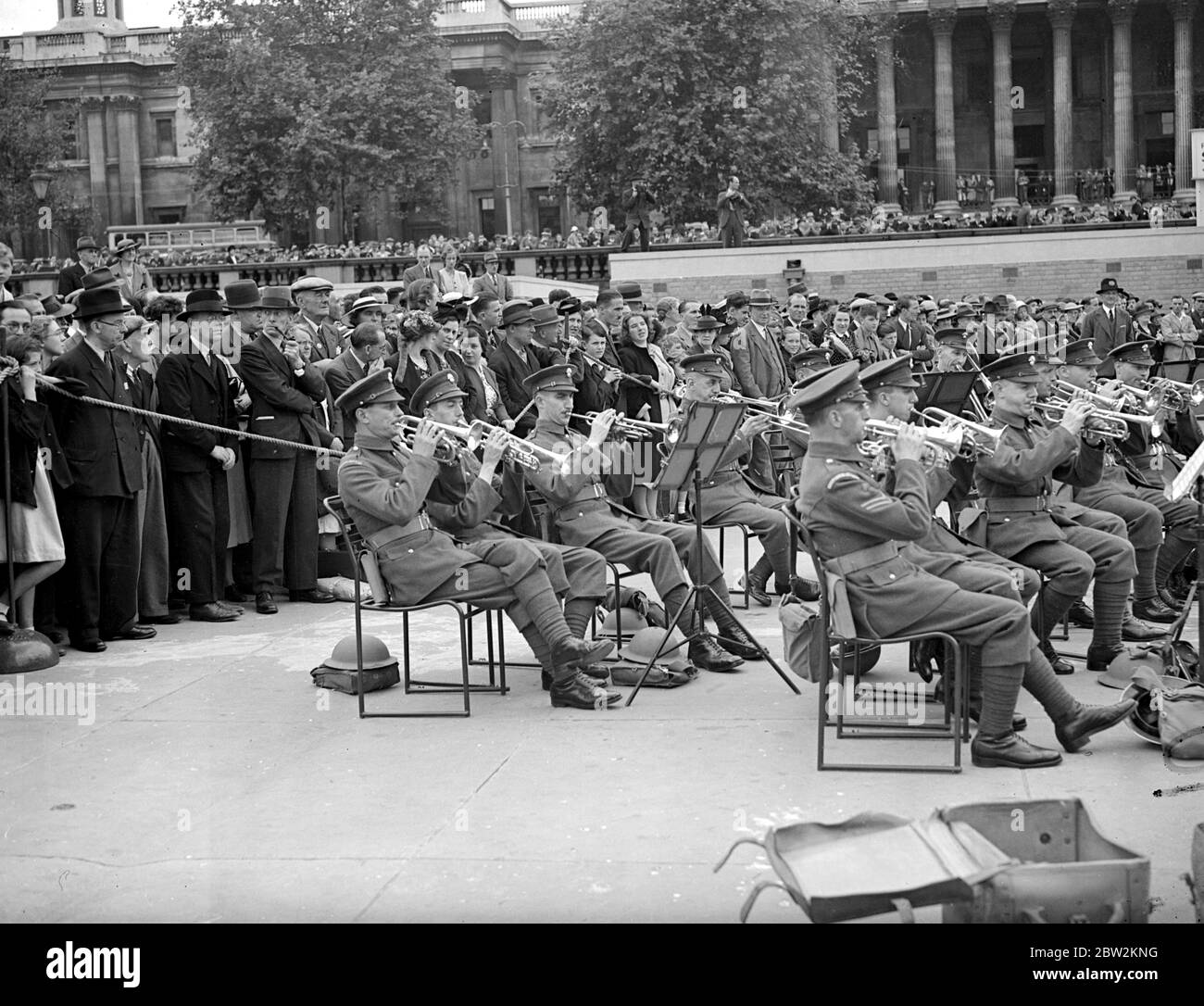 Band am Trafalgar Square. August 1940 Stockfoto