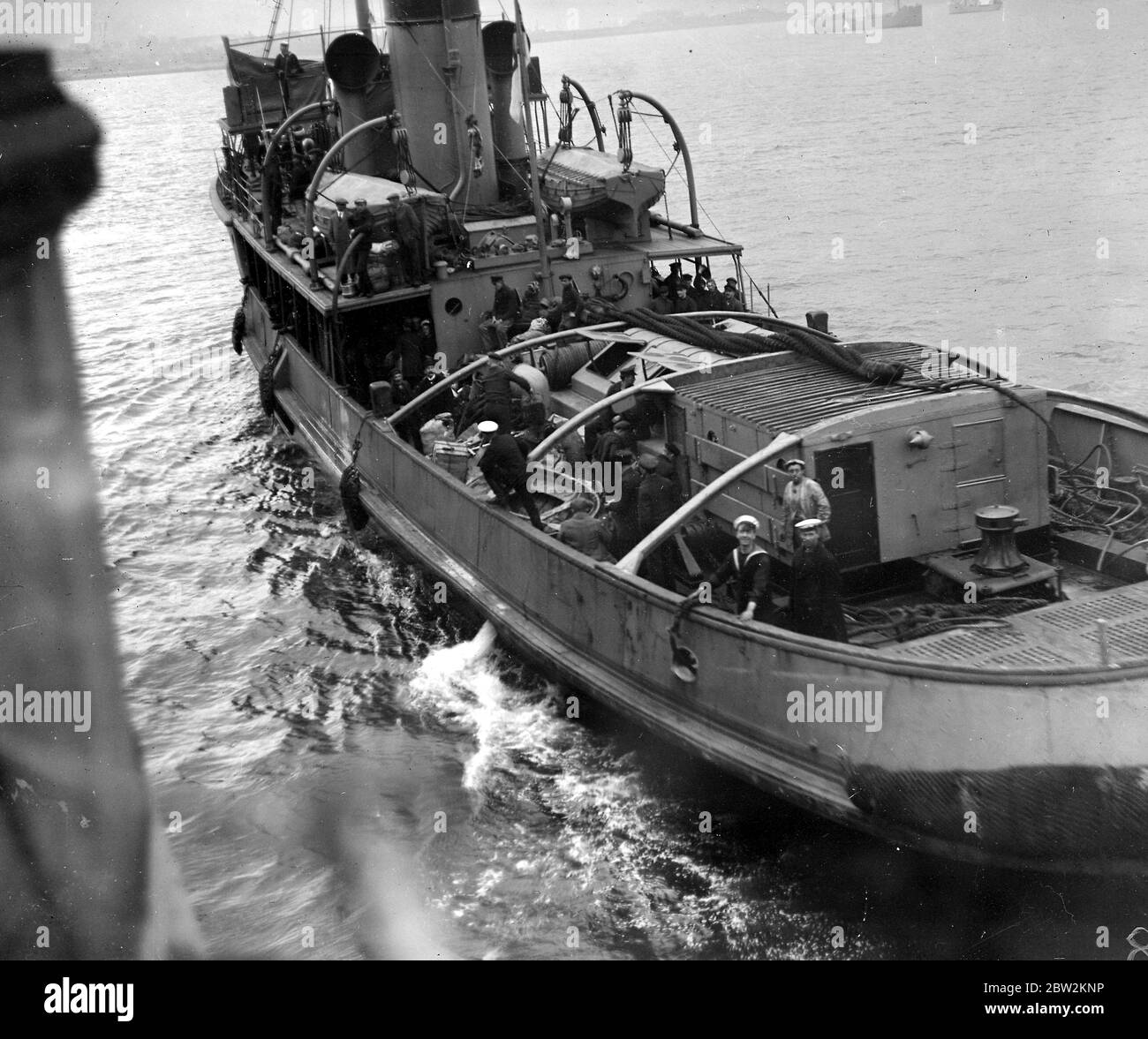 Kapitulation deutscher Kriegsschiffe im Firth of Forth. Mit der umgebenen Posencrew zurück nach Deutschland 14. Mai 1920. Stockfoto