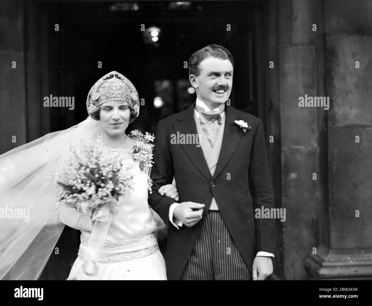 Hochzeit von Victor Goodman, M.C. und Miss Julian Morrell (Tochter von Lady Ottoline Morrell) in St. Martin's-in-the-Fields, London. 24. Januar 1928 Stockfoto