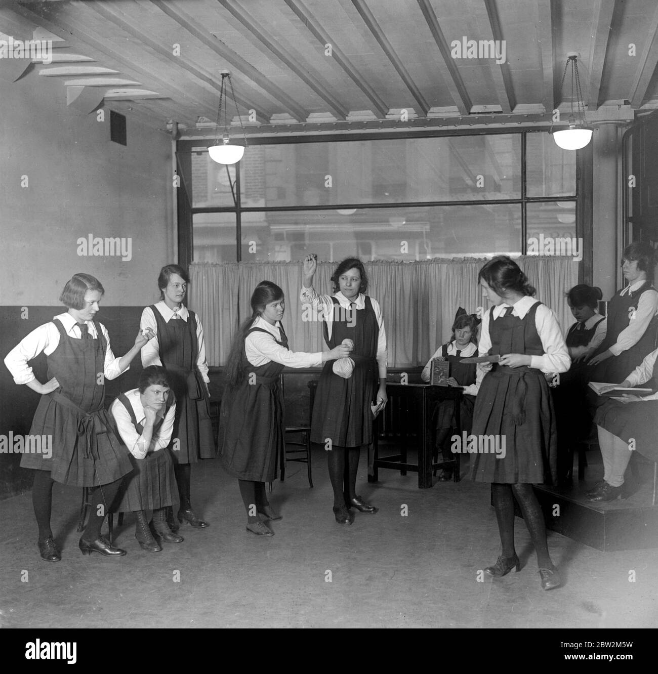 Selfridge's Continuation School. Dramatisch - die Probeszene von 'Merchant of Venice'. 27 Februar 1920 Stockfoto