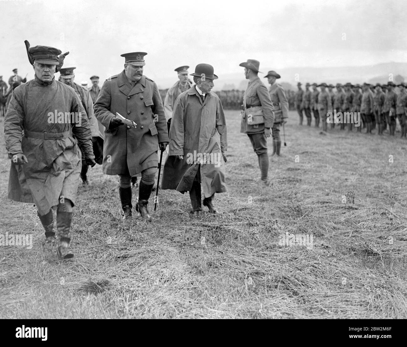 Herr W. M. Hughs, der Premierminister von Australien inspiziert australische Truppen auf der Salisbury Plain. 1914-1918 Stockfoto