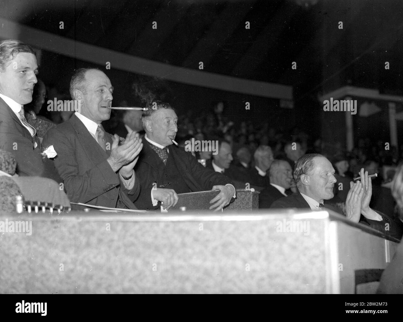 Eröffnungstag des Bertram Mills Circus in Olympia. Lord Munster, Lord Howe, Lord Daresbury und Lord Westmorland. 1934 Stockfoto