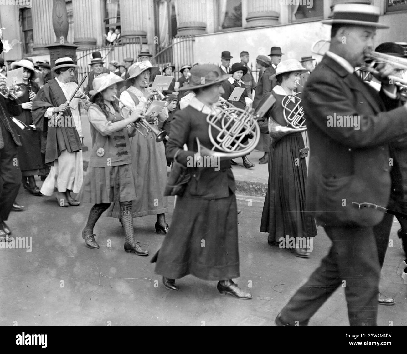 Prozession des Gebets und der Fürbitte. Frauen in der Band. (Jan - Feb. 1917) 1914-1918 Stockfoto