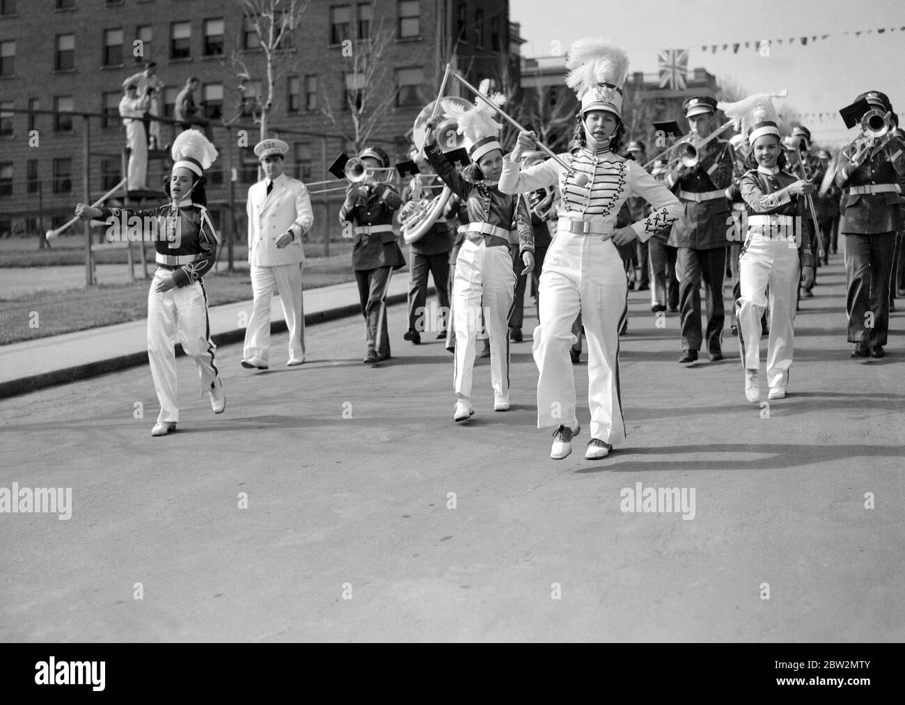 Die Königliche Tour durch Kanada und die USA von König George VI und Königin Elizabeth, 1939 der König und Königin in Fort William, Ontario, Kanada wird von der Greenaway High School Band aus Coleraine begrüßt, Minnesota, U S A, Reiste vierhundert Meilen, um ihre Majesties zu begrüßen. Stockfoto