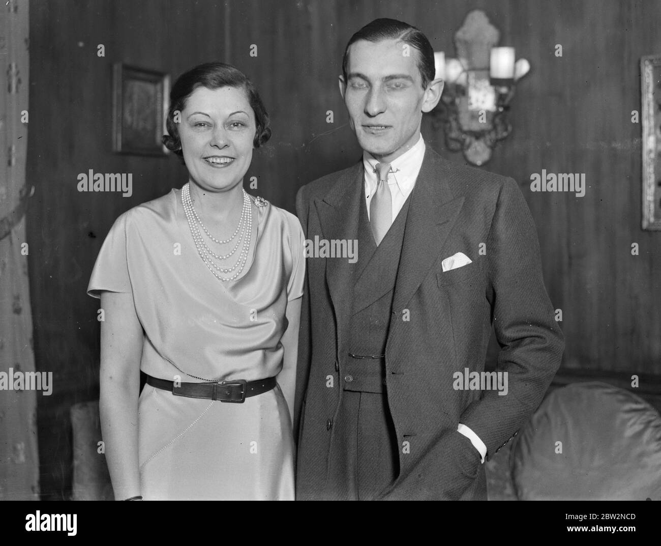 Prinz Lichnowsky Sohn kommt nach London, um ruhig zu verehnen. Graf