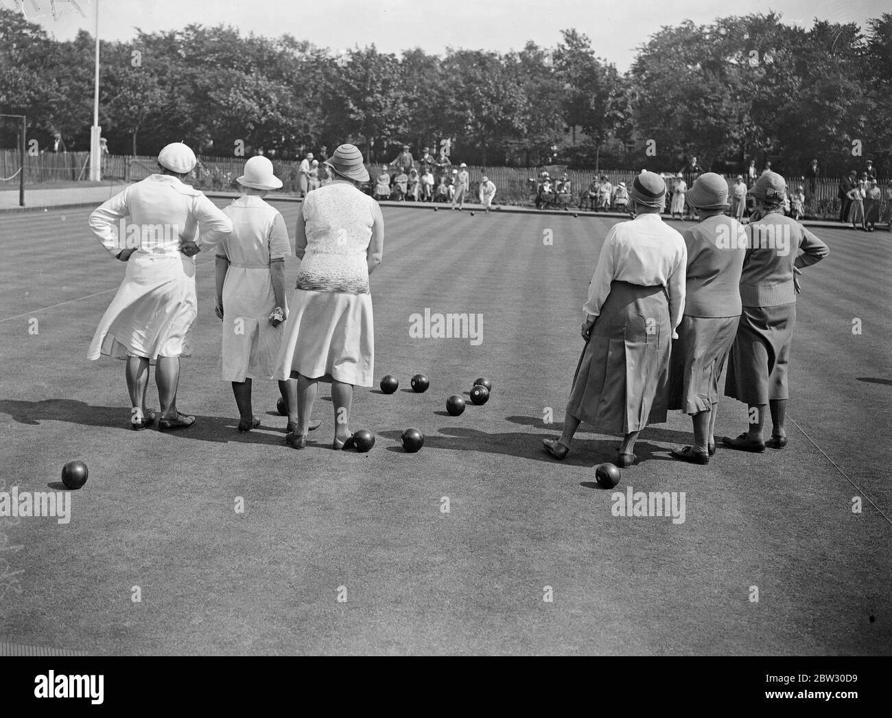 Erste Frauen 's County Schalen passen. Die ersten Frauen 's County Bowls Spiel, zwischen Essex und Surrey, fand in Cranbrook Park, Ilford, Essex. Eine Ansicht der laufenden Spiele . 29 Juni 1932 Stockfoto