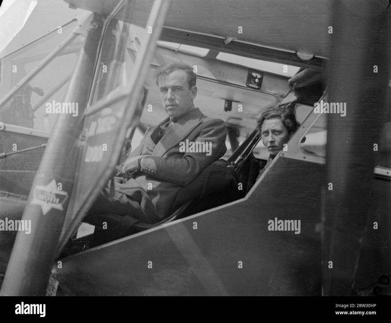 Amy Johnson und Milhiem in Flugzeug. 16 Mai 1932 Stockfoto