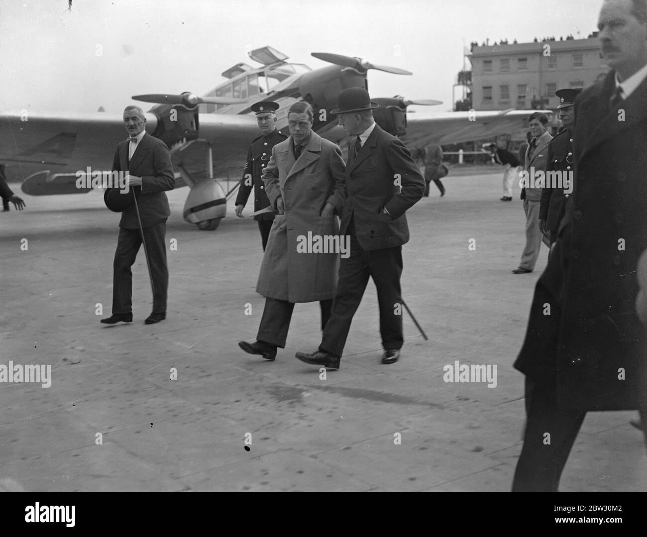 Prince of Wales verlässt Kopenhagen. Kommt Croydon mit dem Flugzeug von Sunningdale an. 21. September 1932 Stockfoto