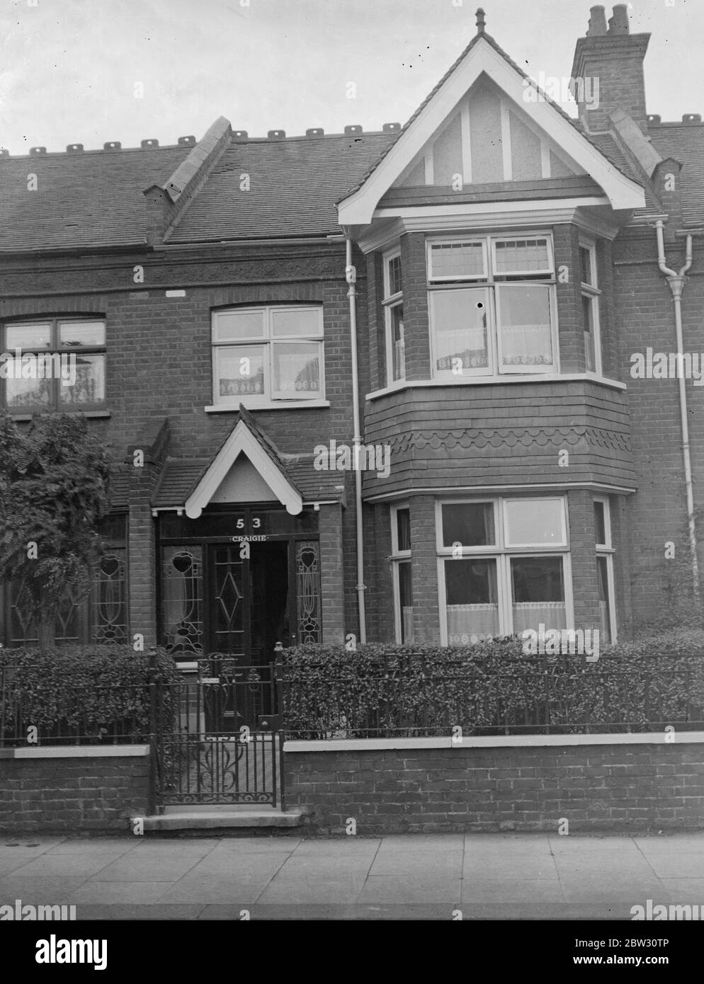 Skelett gewaschen bei Lepe Southampton identifiziert als London Frau. Das Skelett einer Frau, die am Strand von Lepe gewaschen wurde, in der Nähe von Calshot, Southampton, war heute Nachmittag als der Körper von Miss Florence Annie Smith identifiziert, Die von ihrem Haus in Hotham Road, Putney, london, seit zehn Jahren vermisst wurde. Das Haus ist Hotham Road, Putney, wo die tote Frau lebte. 18 Juli 1932 Stockfoto