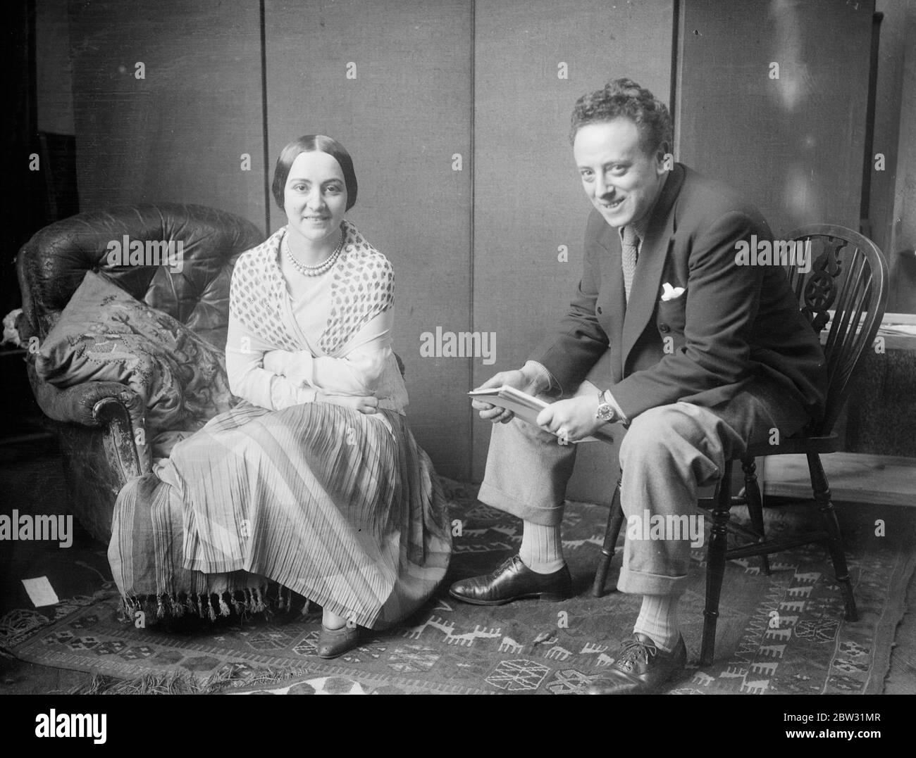 Künstler heiraten im Hampstead Register Office . Herr Edmond Xavia Kapp, der Karikaturist, und