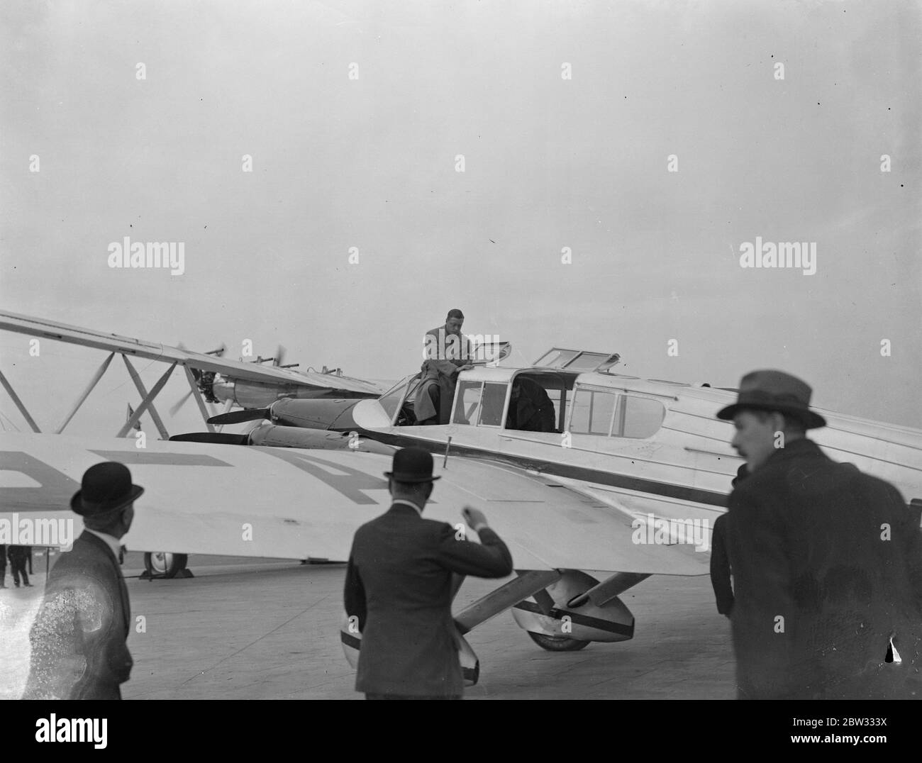 Prince of Wales verlässt Kopenhagen. Kommt Croydon mit dem Flugzeug von Sunningdale an. 21. September 1932 Stockfoto