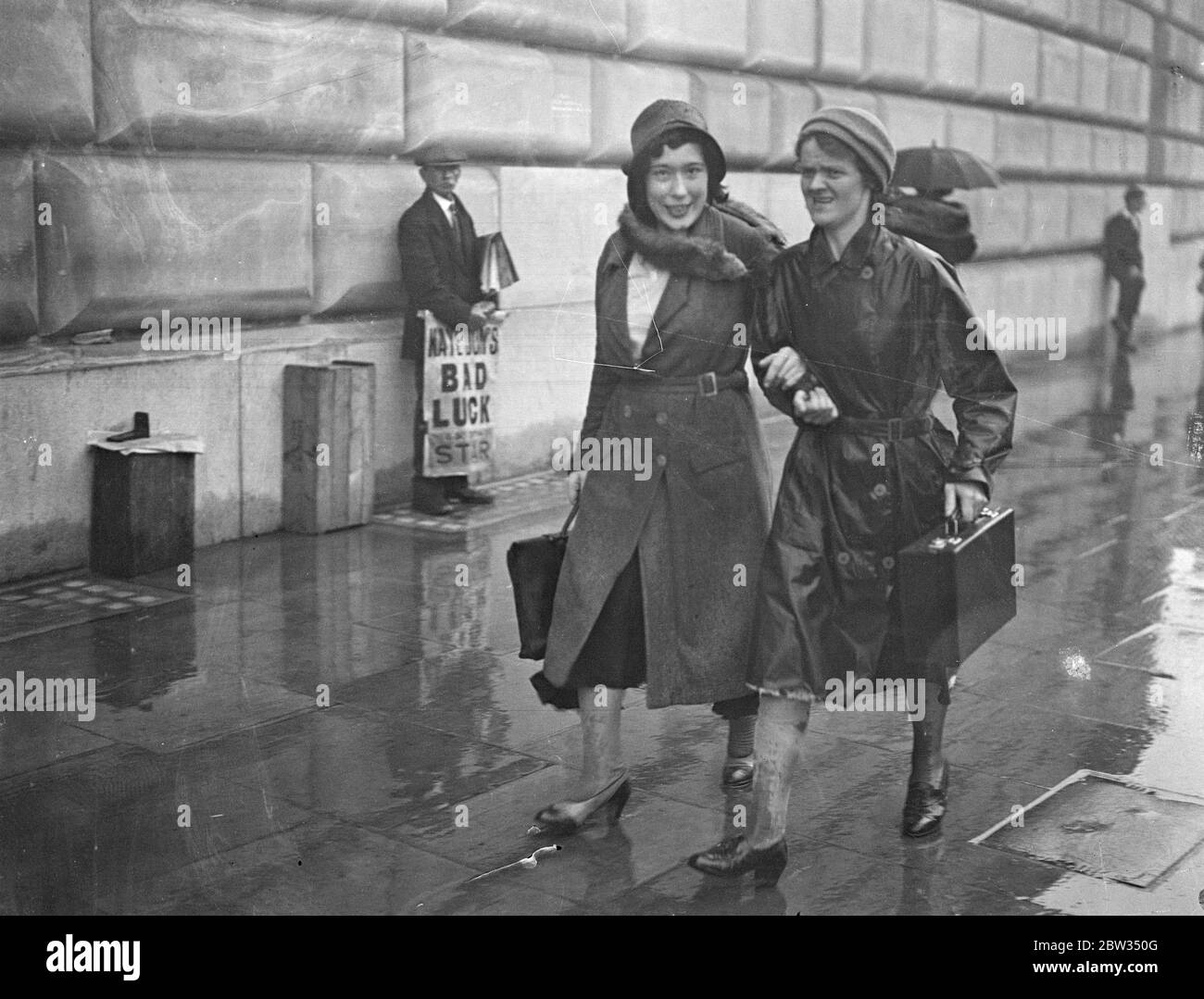Regen Szenen auf London Straßen . 11 Juli 1932 Stockfoto
