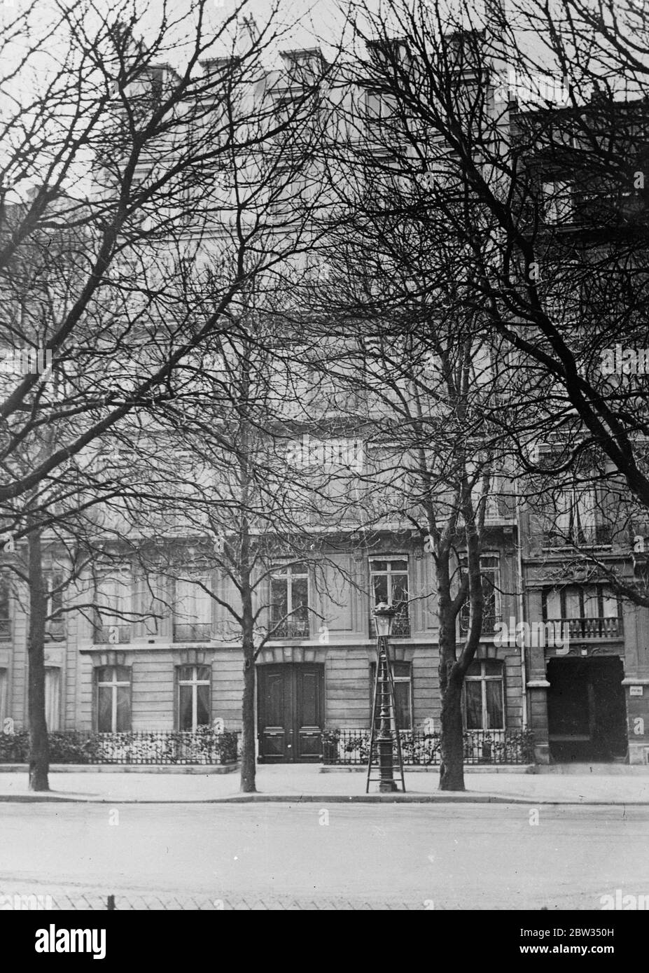 Szene des Spiels King ' s Selbstmord in Paris . Die Wohnung in Avenue Victor Emanuel III, Paris, wo Ivar Kreugar, der schwedische "Match King" Selbstmord mit einem Revolver nach dem schnellen Rückgang seiner finanziellen Interessen an der Welt Darlehen, und seine Match-Monopole, die er in der ganzen Welt gehalten. 14 März 1932 Stockfoto