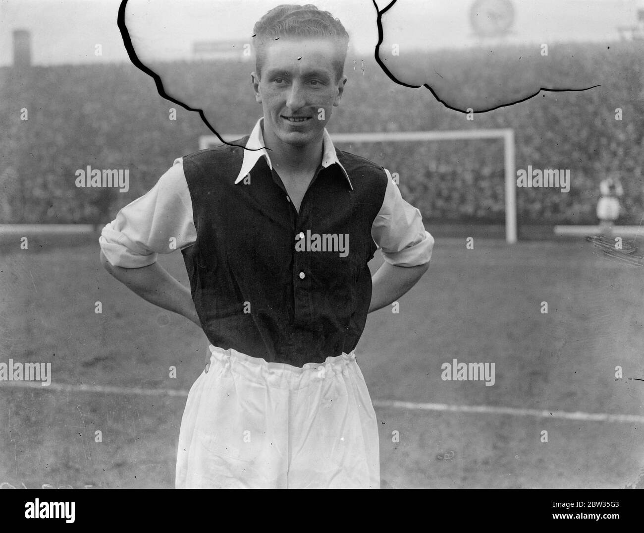 Edwin Raymond Ray Bowden ein englischer Fußballspieler, der zwischen 1933 und 1937 als Inside Forward für Arsenal spielte. März 1933 Stockfoto