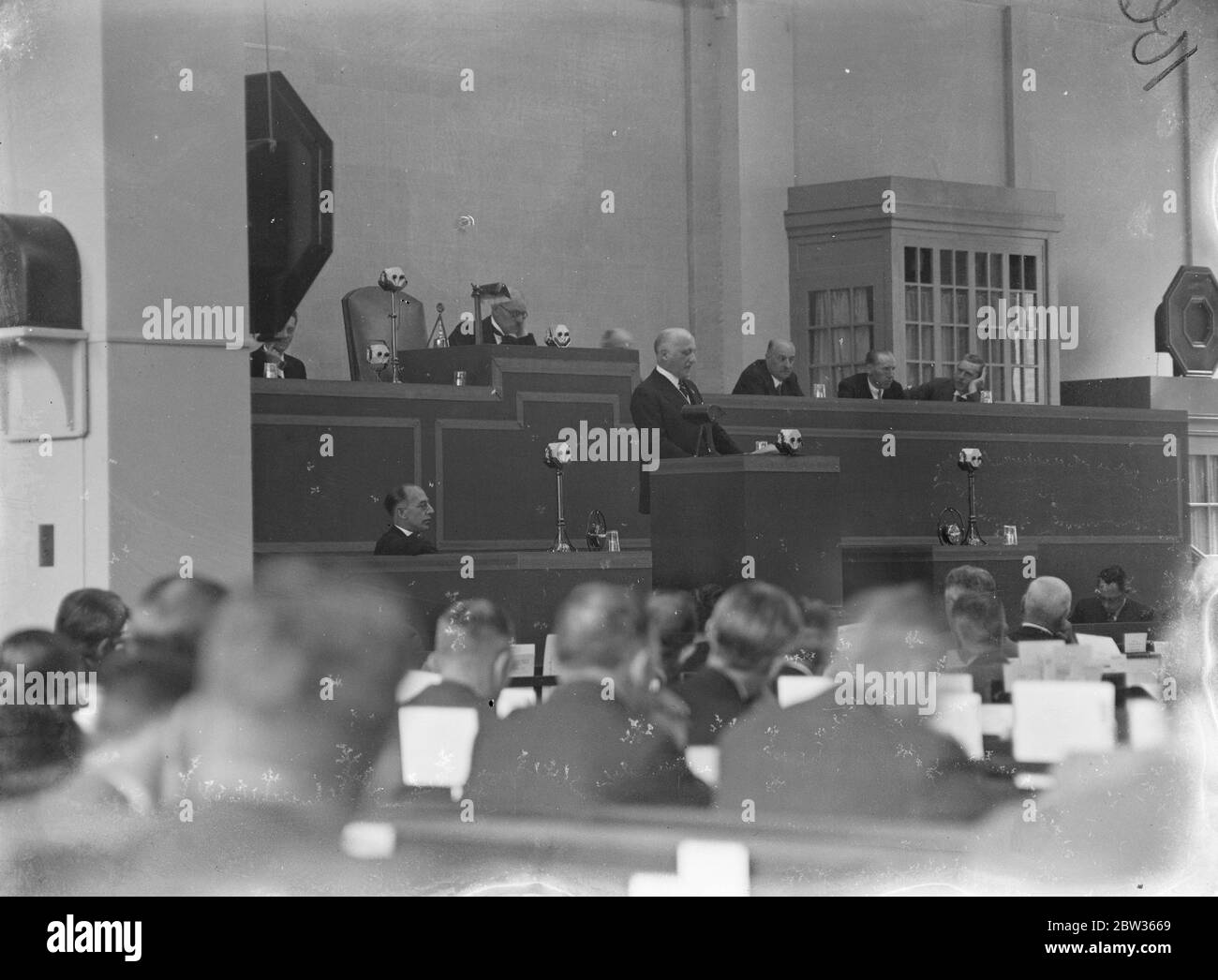 Die Weltwirtschaftskonferenz in Sitzung mit einem Redner vor der Versammlung . 13 Juni 1933 Stockfoto