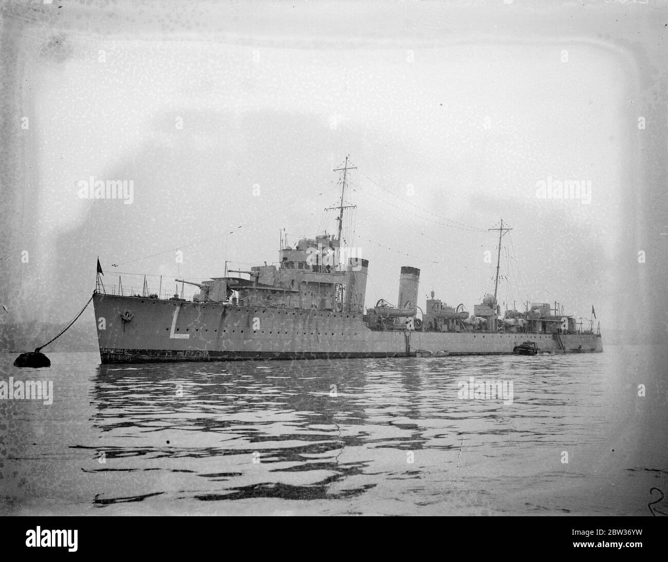 Portugiesischer Zerstörer in der Themse in Glasgow gebaut. Der Potuguese Zerstörer Lima, der von Yarrow von Glasgow gebaut wurde, kam in der Themse von der Clyde auf ihrem Weg nach Lissabon. Foto zeigt ; die Lima vor Gravesend . 30. November 1933 Stockfoto