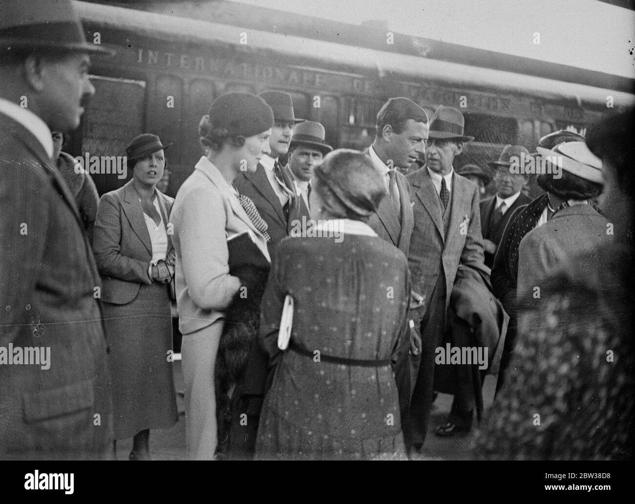 Prinz George und Prinzessin Marina in Paris . Prinz George und Prinzessin Marina von Griechenland, seine affianzierte Braut, kamen von München aus nach London. 11. September 1934 Stockfoto