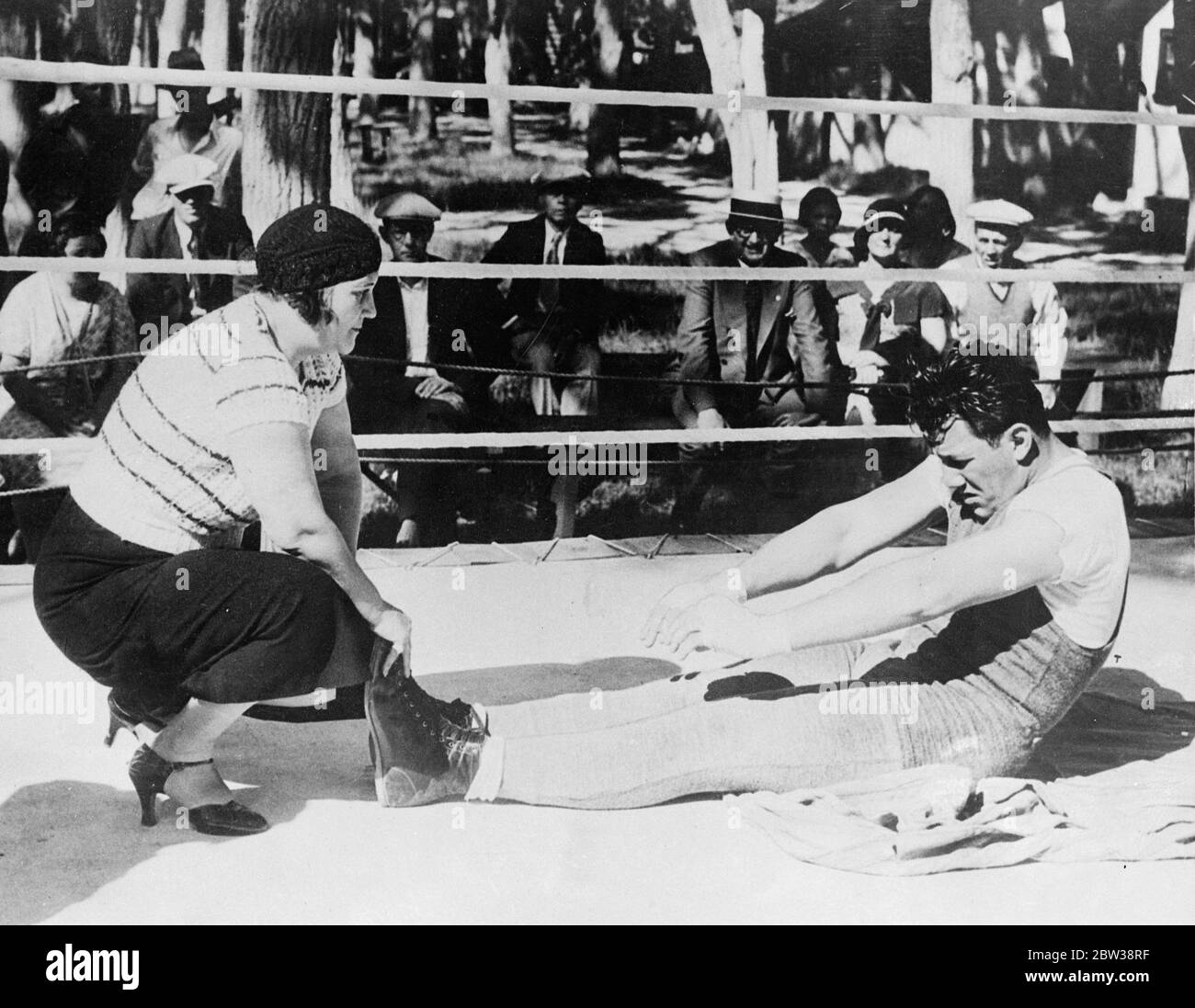 ' König ' Sewinsky der Boxer in der Ausbildung. Januar 1934 Stockfoto