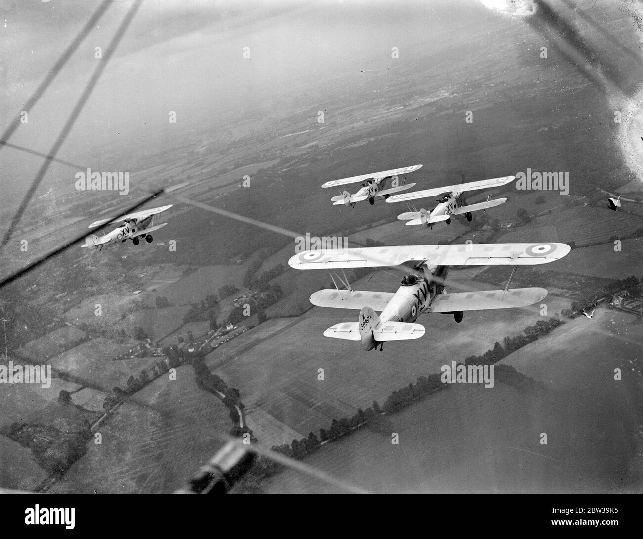 Die Londoner Luftverteidigungswoche beginnt . III Squadron Bristol Bulldog Flugzeuge für den Beginn des Angriffs auf dem Northolt Aerodrome . 22 Juli 1935 Stockfoto