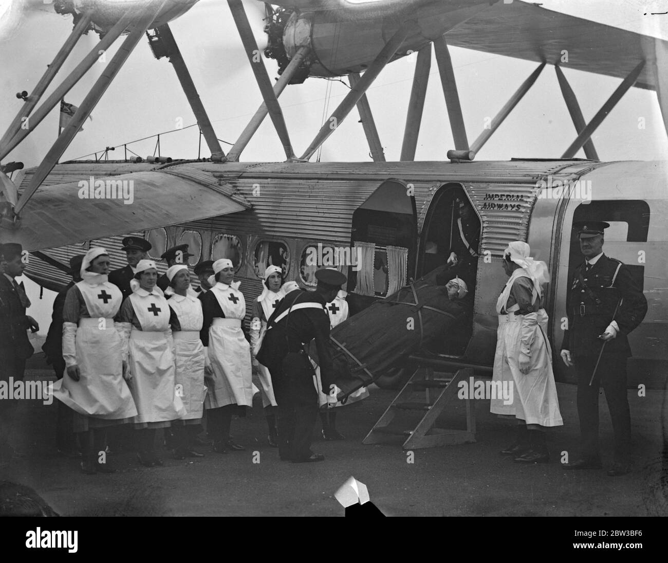 Red Cross Society gibt Demonstration der Luft Krankenwagen Arbeit in Croydon, London. 13. Oktober 1934 Stockfoto
