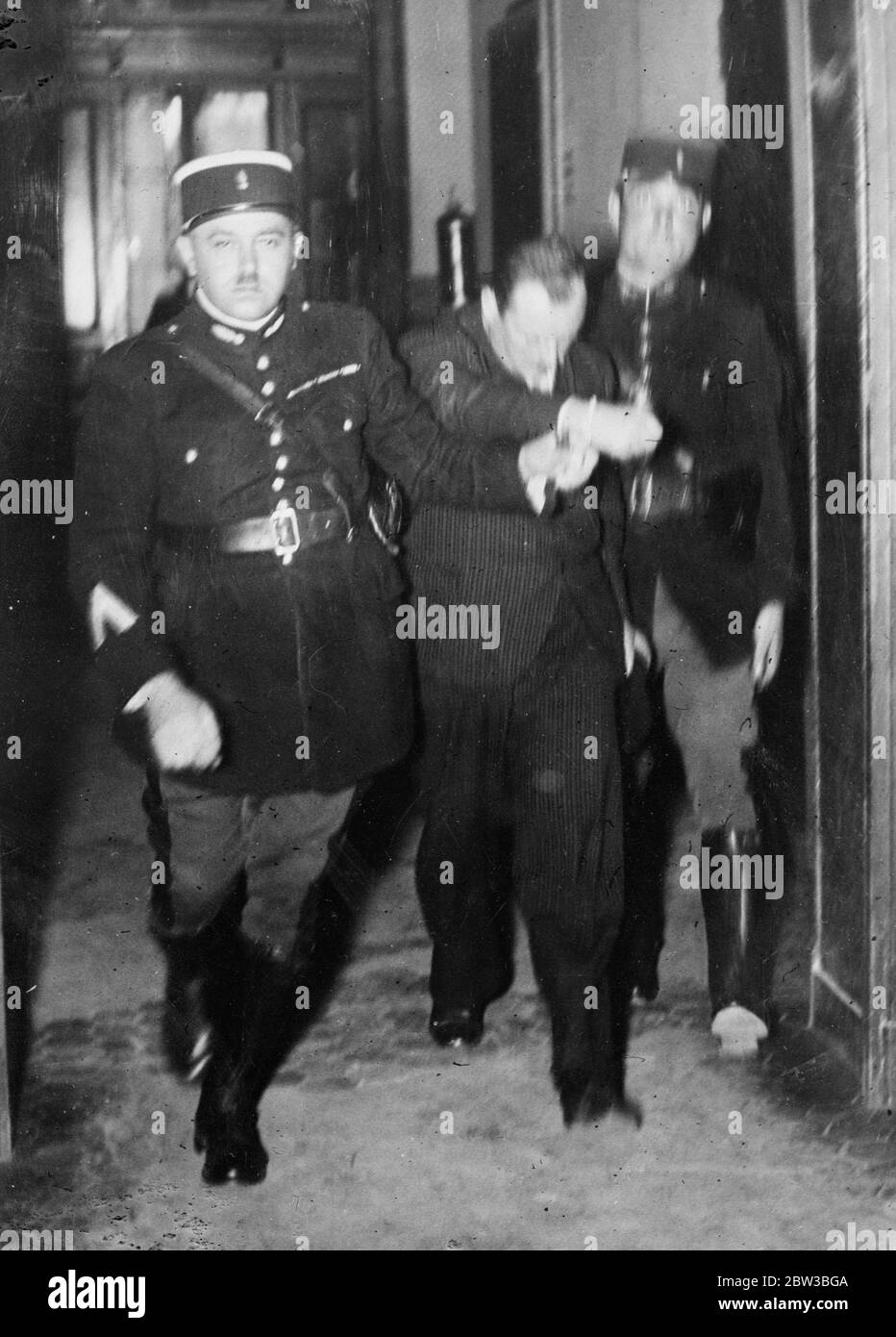 Kroatische Terrorist verhört in Marseille durch Richter Untersuchung Ermordung von König Alexander von Jugoslawien . 18. Oktober 1934 Stockfoto