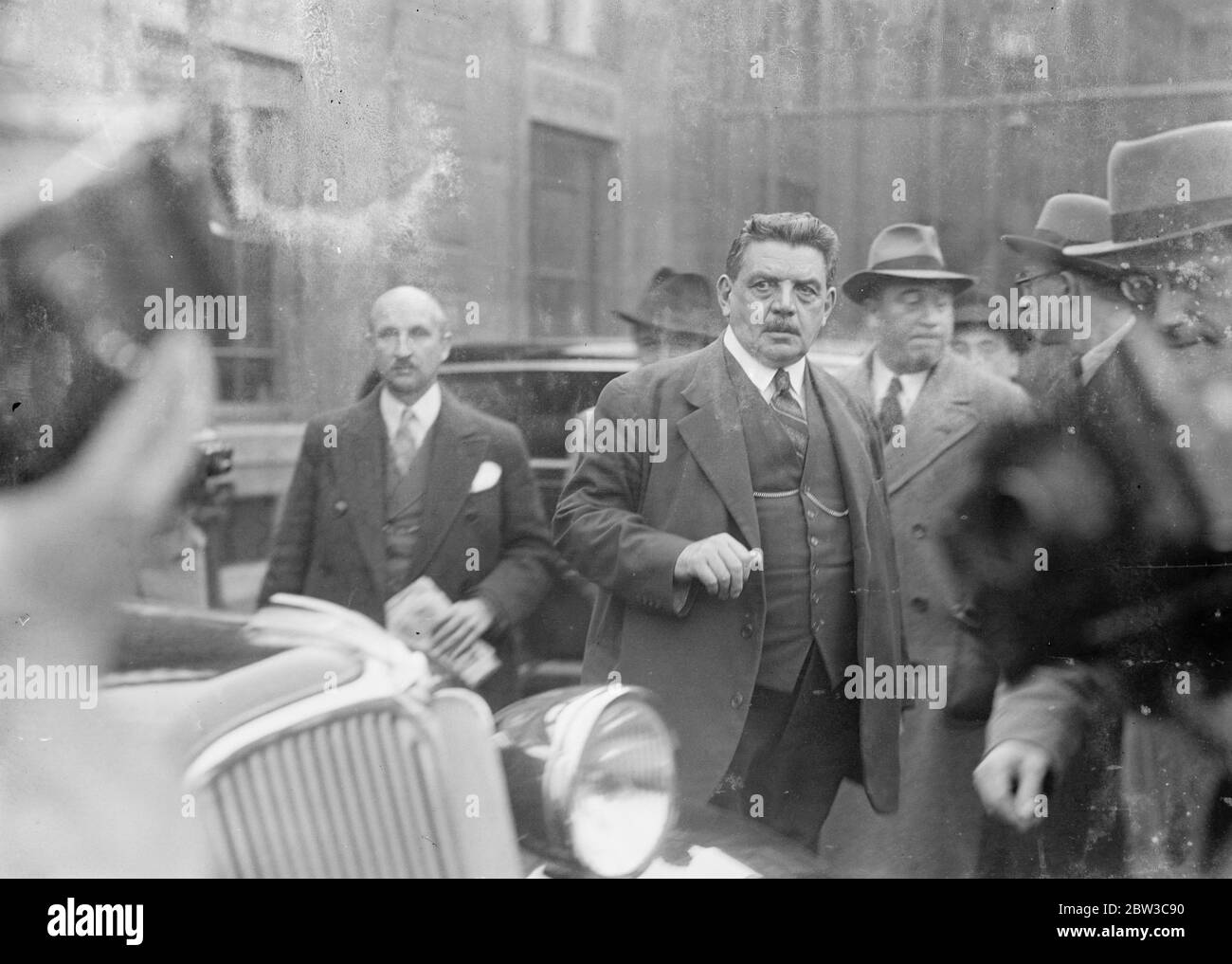 Politische Krise in Frankreich . Flandin wird Französisch Premier, nachdem Laval verweigert Büro. Edouard Herriot . November 1934 Stockfoto