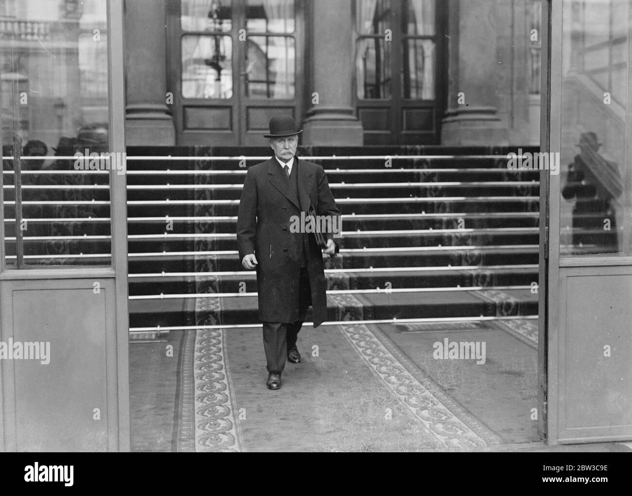 Politische Krise in Frankreich . Flandin wird Französisch Premier, nachdem Laval verweigert Büro. Herechal Petain, der französische Kriegsminister. November 1934 Stockfoto