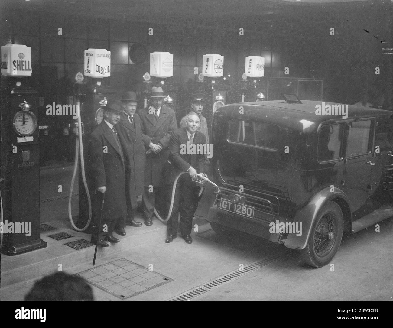 Mr here Belisha eröffnete die neue Luxus Cumberland Garage in Marble Arch und eröffnete damit eine neue Idee in Kfz-Garagen. 19. November 1934 Stockfoto