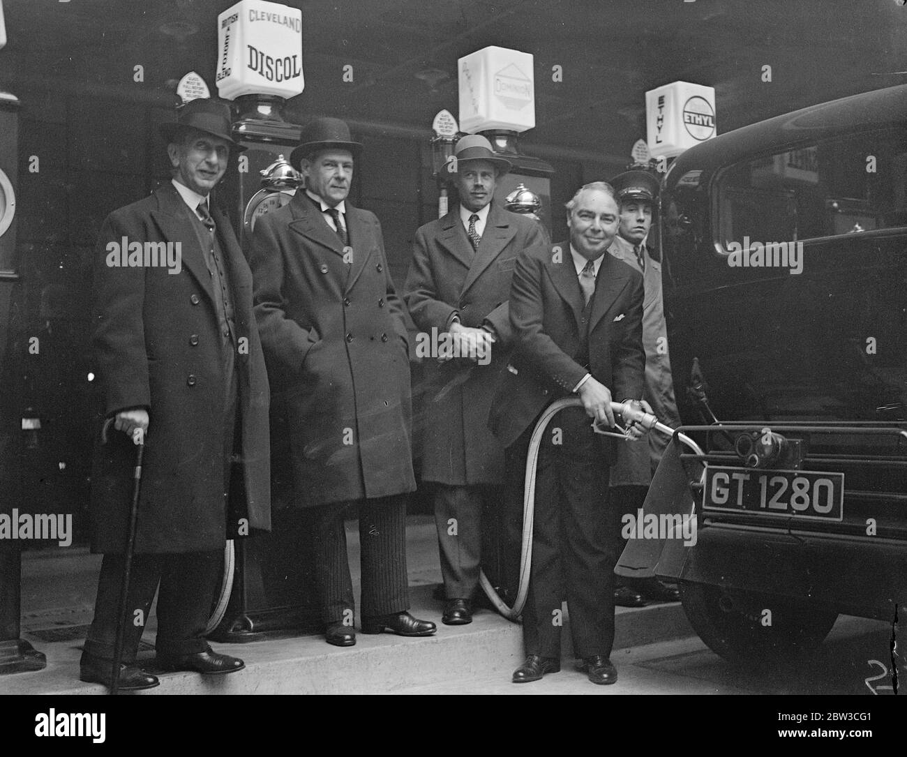 Mr here Belisha eröffnete die neue Luxus Cumberland Garage in Marble Arch und eröffnete damit eine neue Idee in Kfz-Garagen. 19. November 1934 Stockfoto