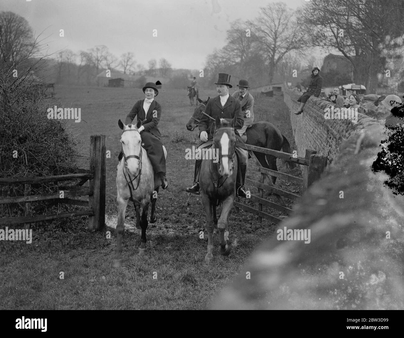 Duke und Herzogin von Gloucester jagen in East Carlton während ihrer Flitterwochen in Boughton Hall, Kettering, Northamptonshire. 13. November 1935 HRH Prinz Henry, Herzog von Gloucester und Lady Alice Montagu Douglas Scott Stockfoto