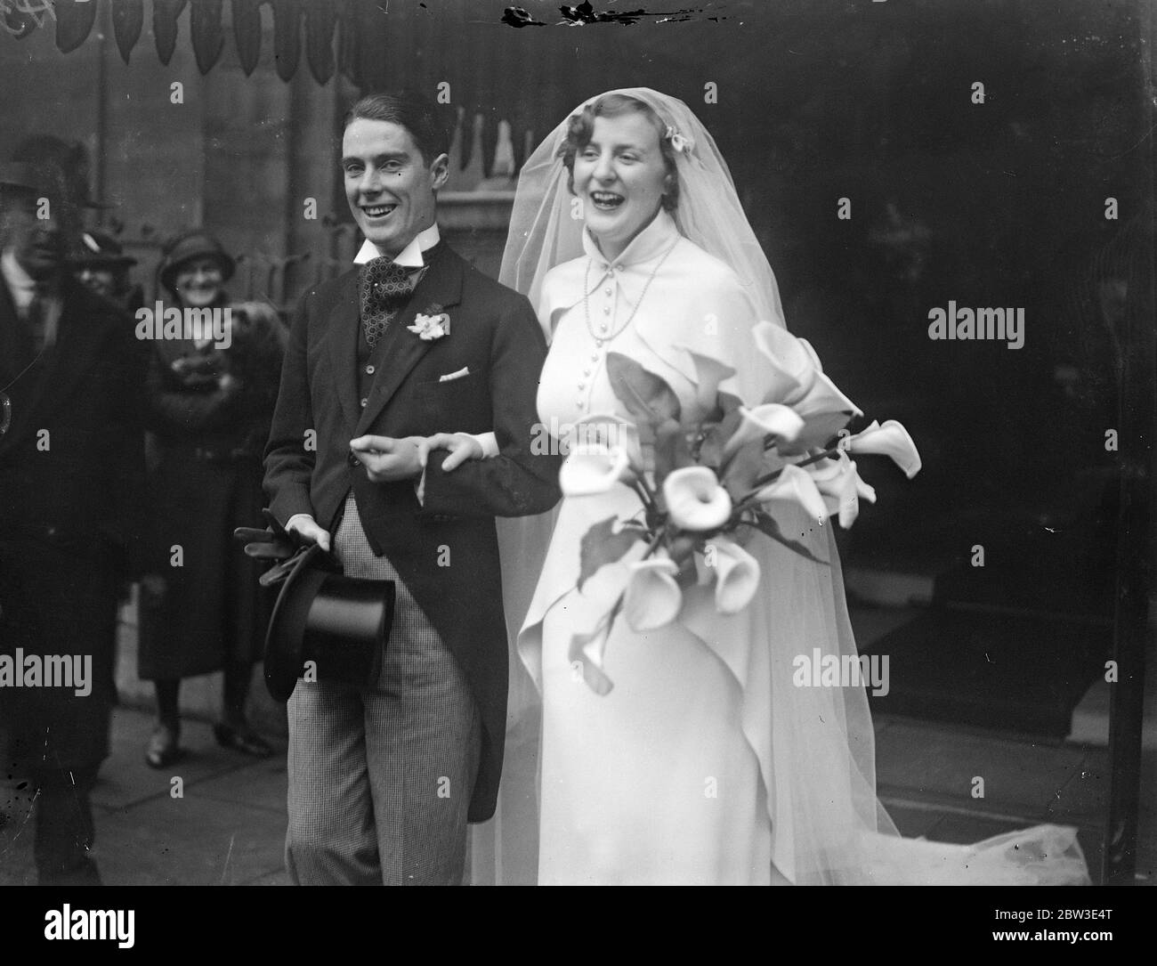 Die lachende Braut . Lady Violet Pakenham verheiratet mit Anthony Powell. Dezember 1934 Stockfoto