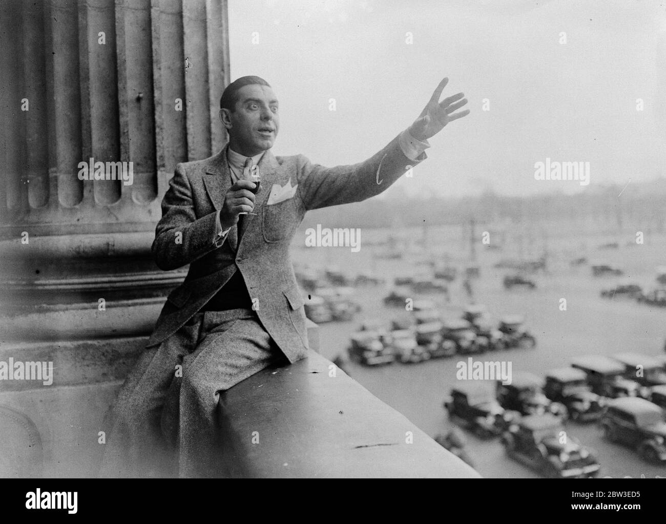 Eddie Cantor in Paris für ein paar Shakes. 29 Dezember 1934 Stockfoto