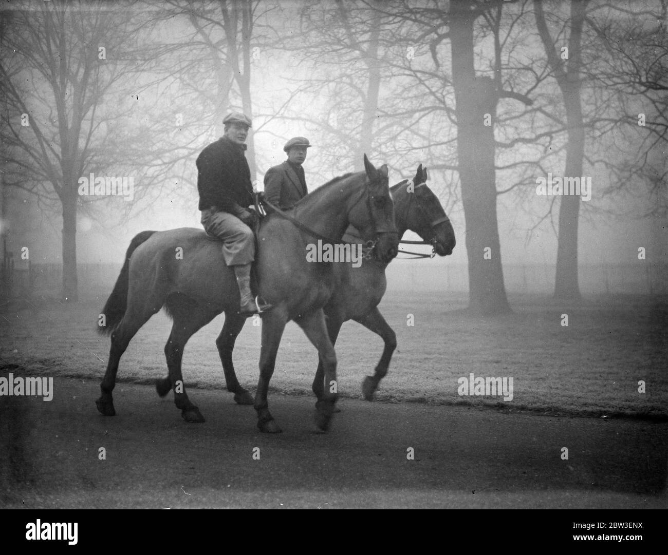 Der deutsche Boxer Walter Neusel trainiert für das Spiel Jack Petersen. Aus Reiten statt laufen . 10. Januar 1935 Stockfoto