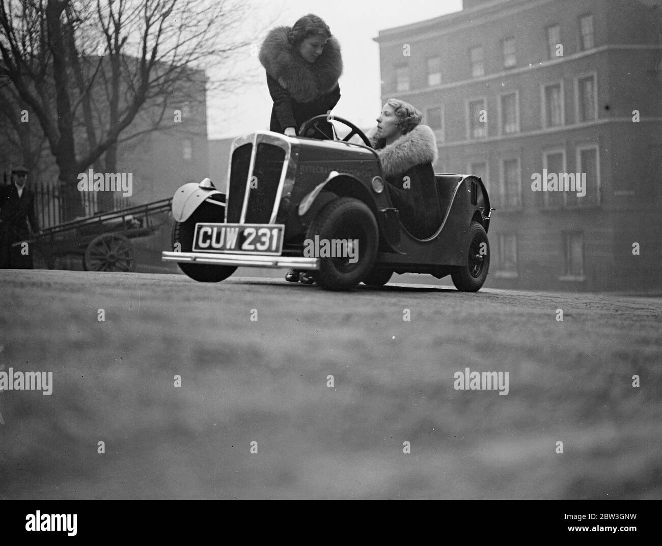 Billigstes britisches Auto in London demonstriert. Zu und ein halbes Pferd Motor fährt 80 Meilen auf Gallone Benzin. Das neue Scouts Auto. April 1935 Stockfoto