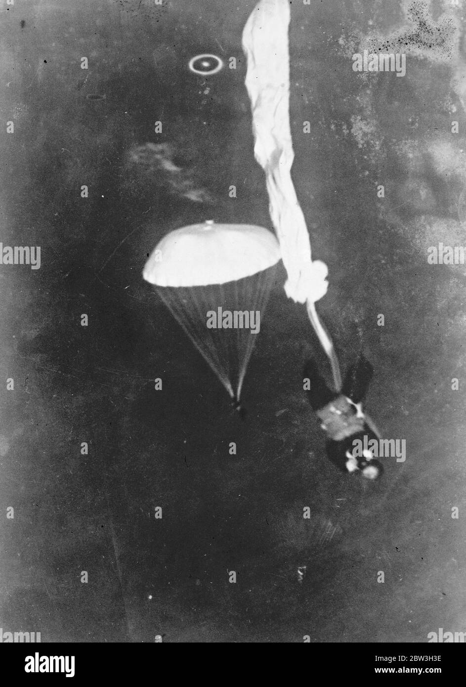 Russische Mädchen Fallschirmspringen neuen Weltrekord zu etablieren. Juli 1934 Stockfoto