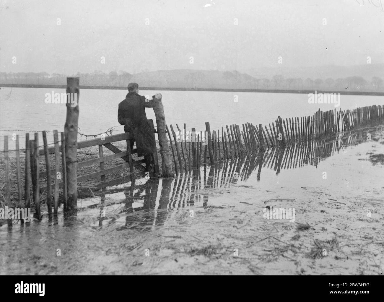River Medway platzt seine Ufer. Weit verbreitete Überschwemmungen - Bauernhöfe abgeschnitten . Februar 1935 Stockfoto