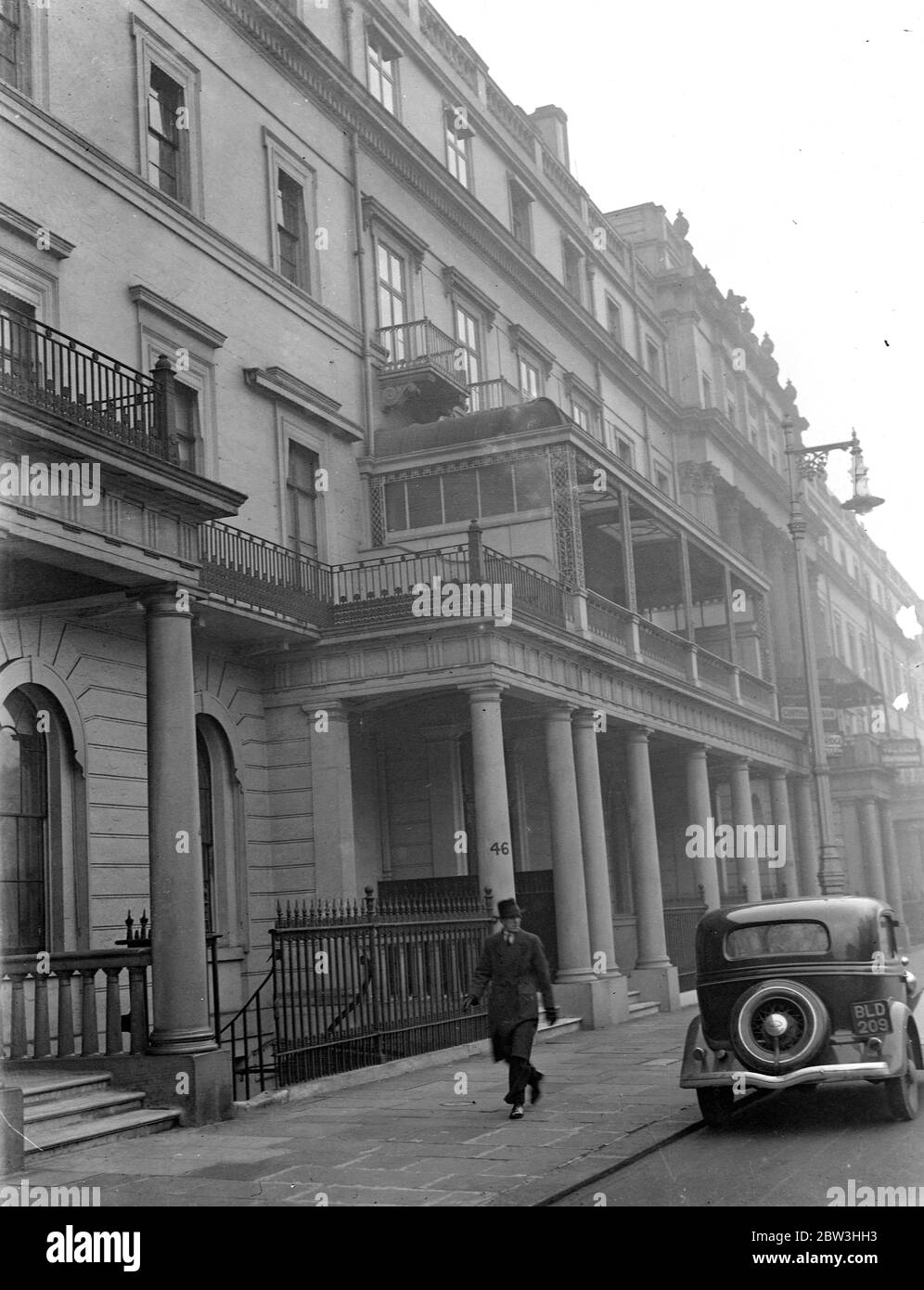 Ein weiterer großer Juwelenraub - Lady Jane Seymour Compe war ein Opfer. London ' s Einbruch Epidemie weiter , das neueste Opfer ist Lady Jane Seymour Combe , dessen Haus ist in Belgrave Square . Juwelen im Wert von £ 3 , 000 wurden von Raub gestohlen. Februar 1935 Stockfoto